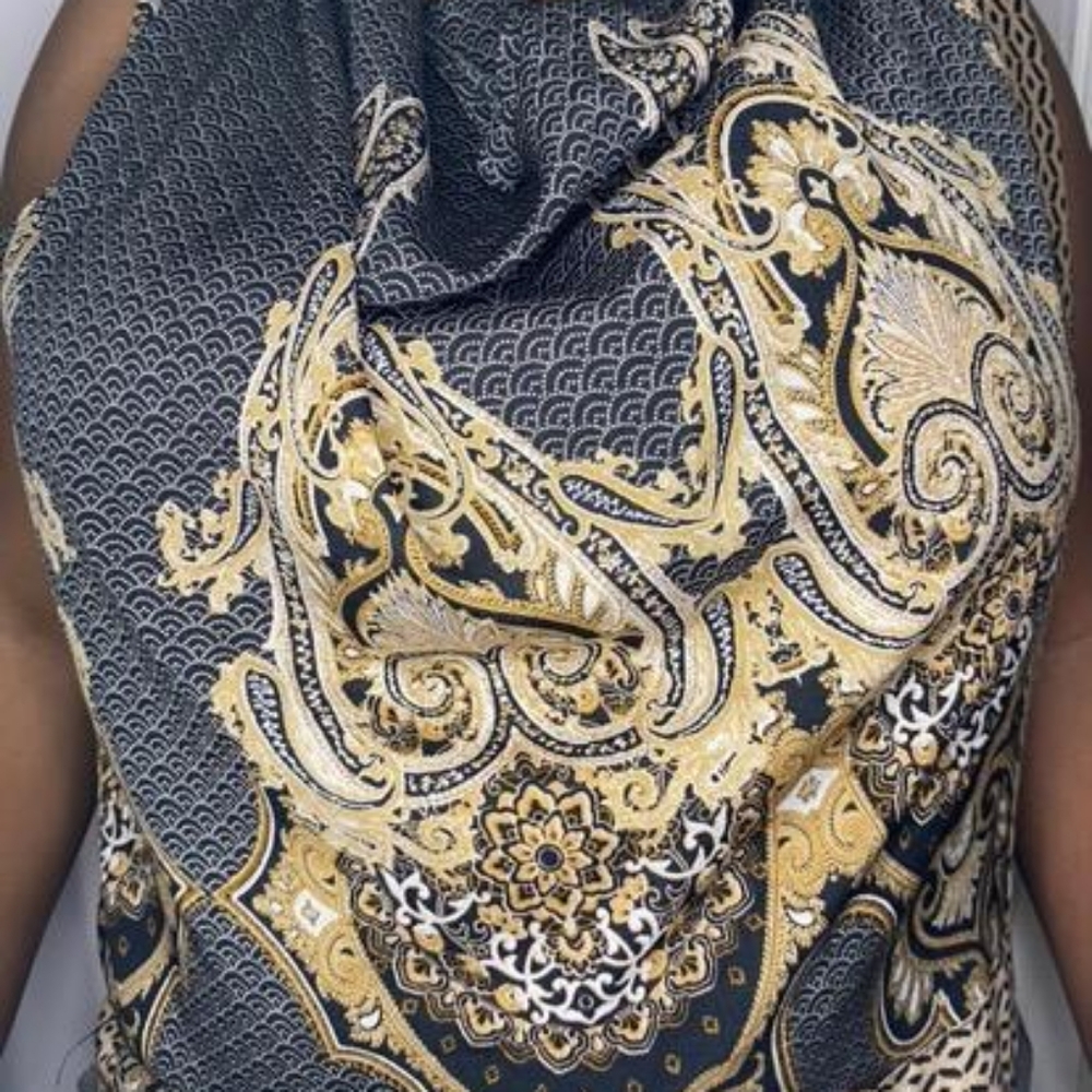 Women Blouse - Picture 2 of 3